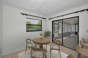 Kitchen Eat-in Area1