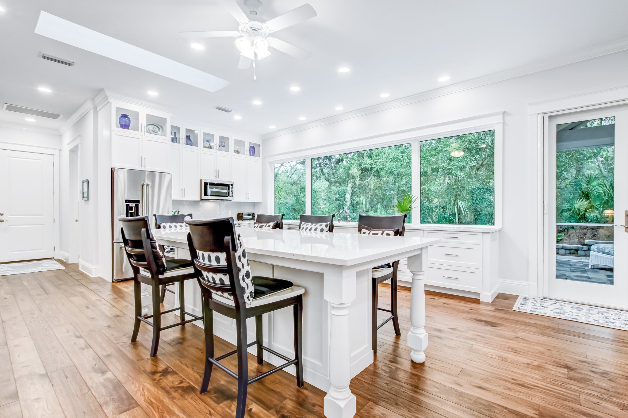 Kitchen/Breakfast Bar