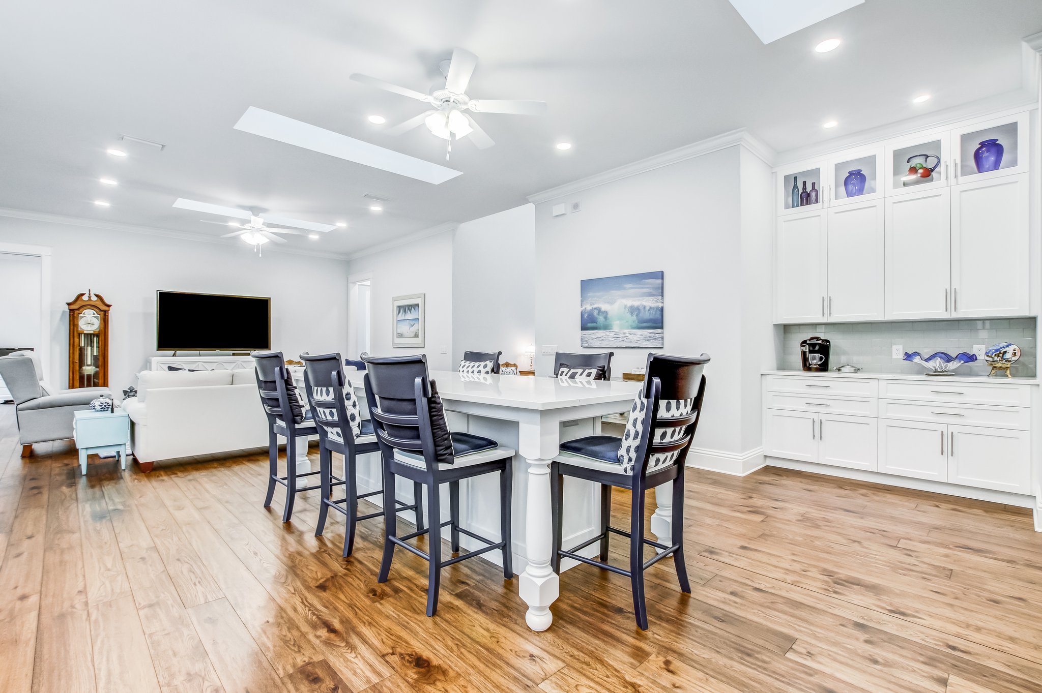 Kitchen/Breakfast Bar