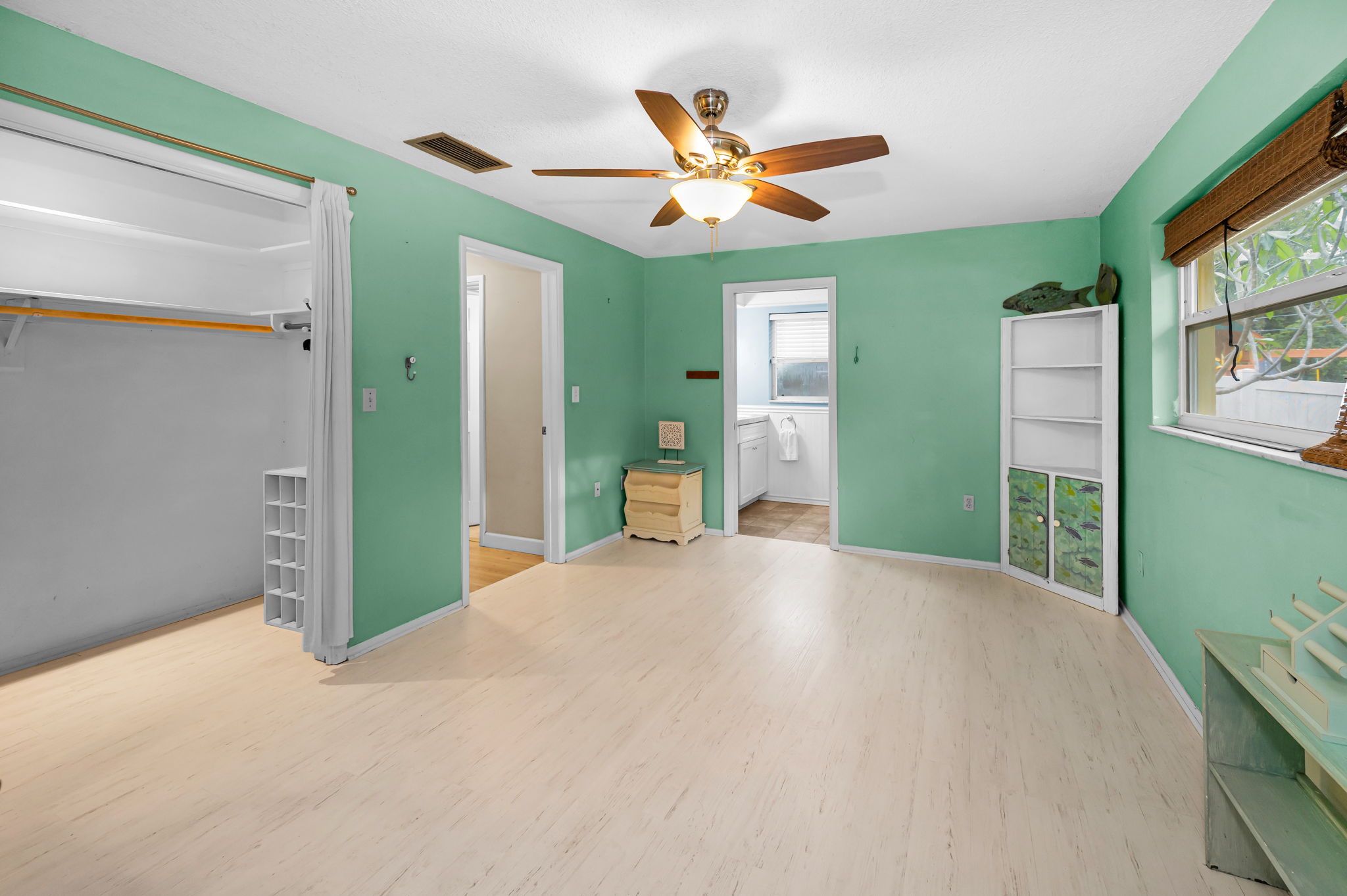 Master Bedroom1a
