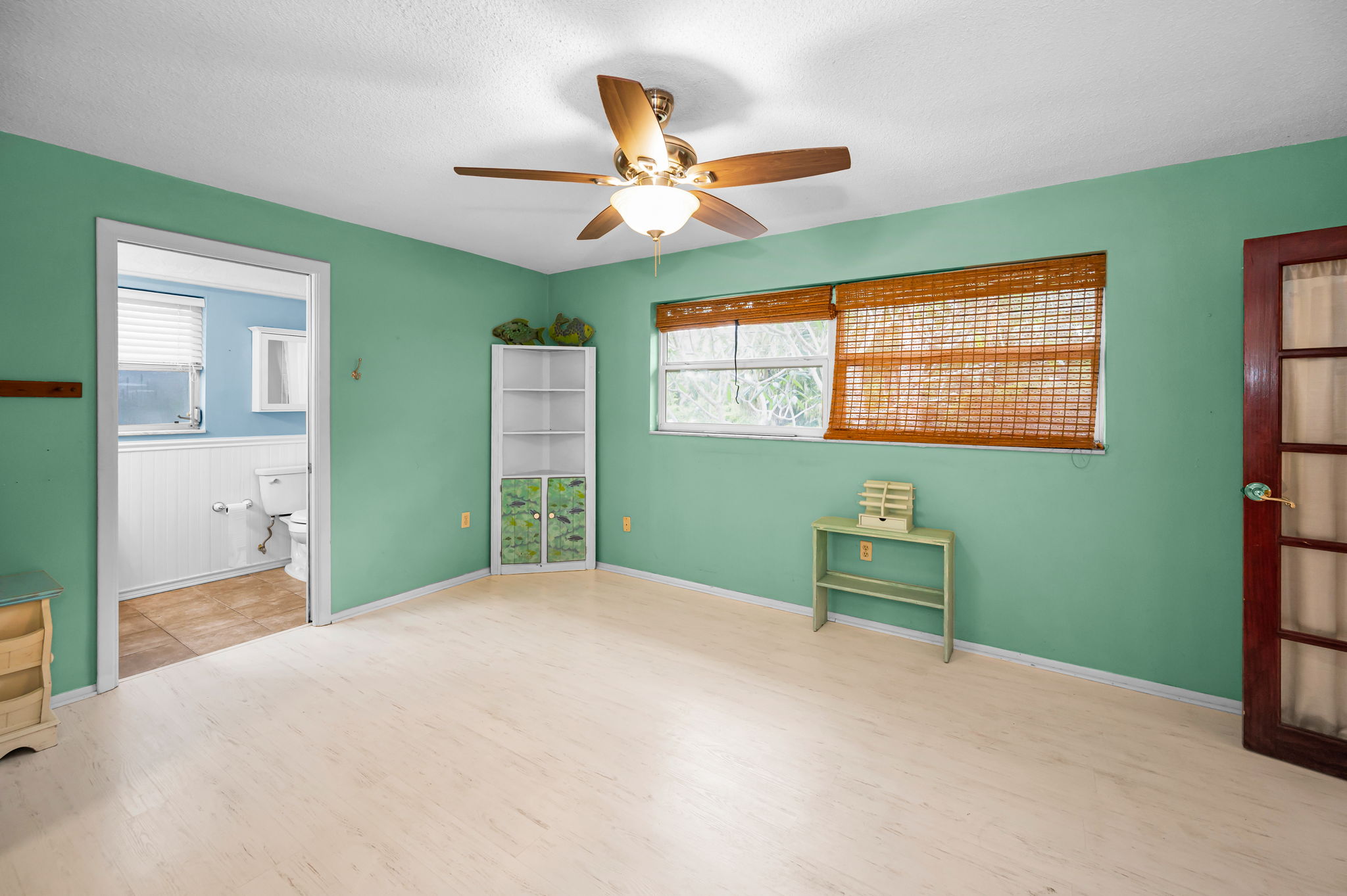 Master Bedroom1b