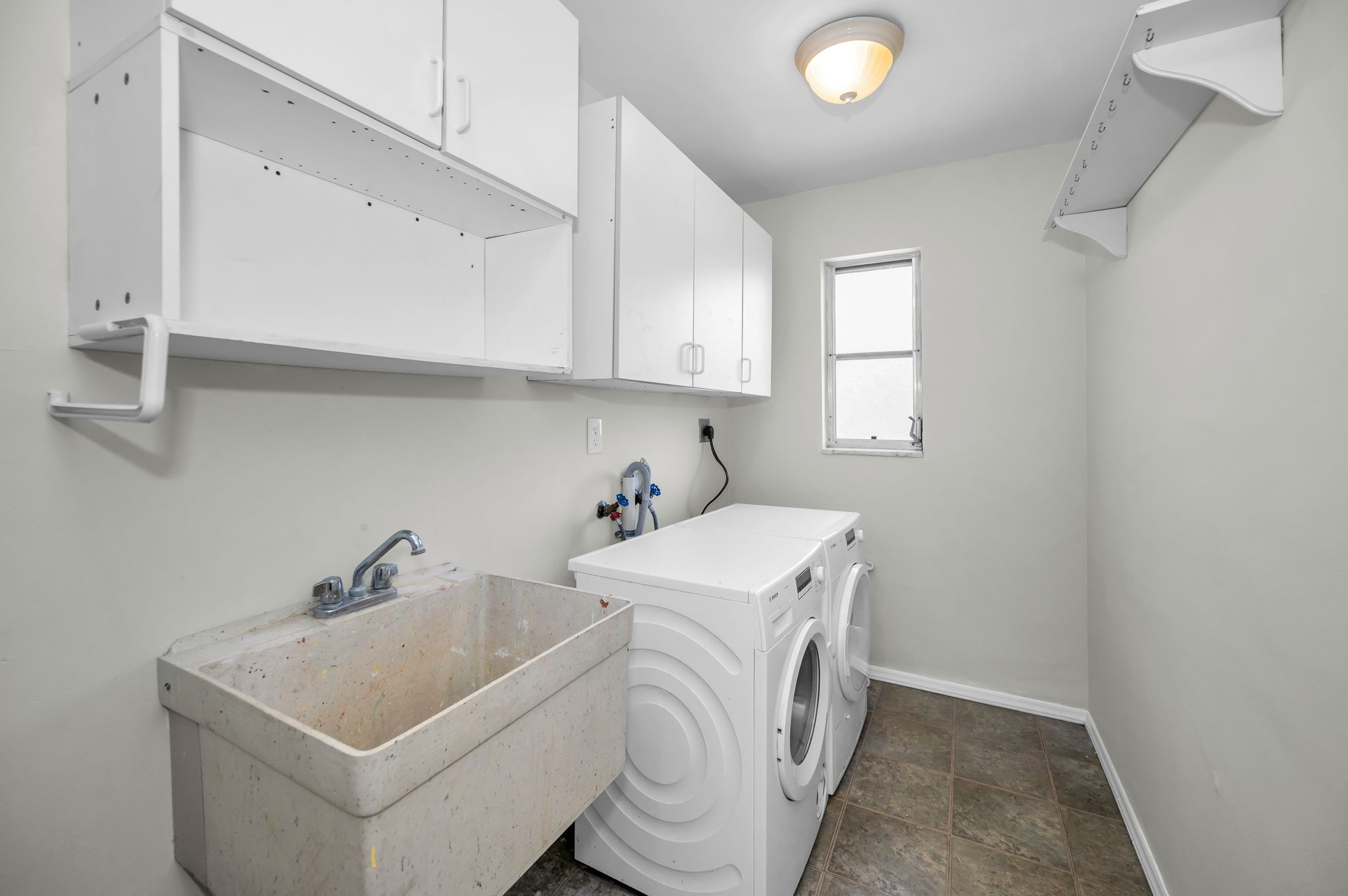Laundry Room20