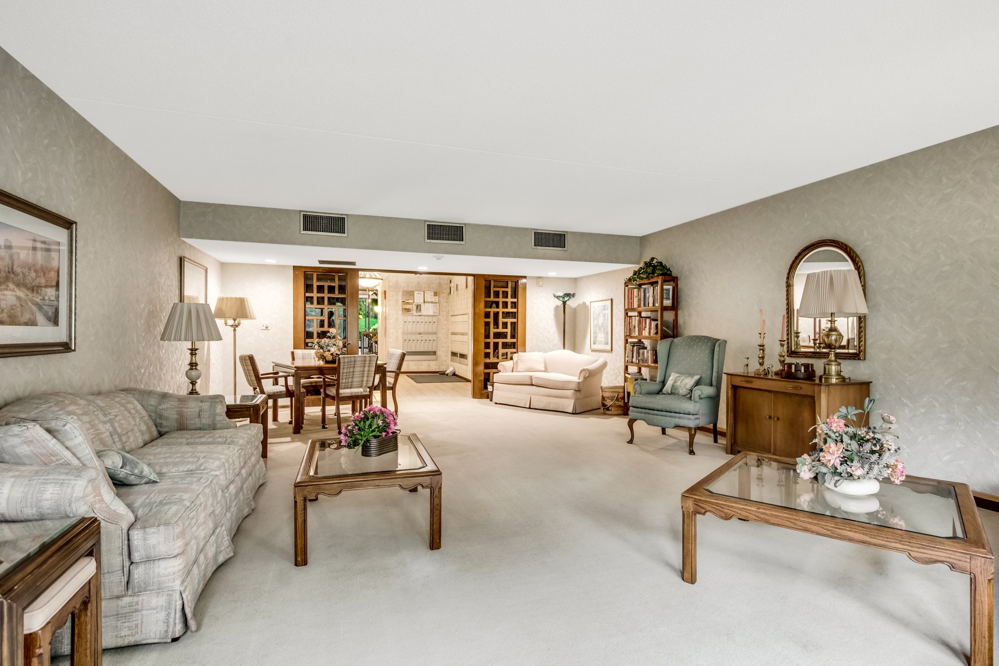 2485 Londin Ln E, Maplewood, MN 55119, USA Photo 25