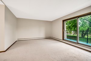 2485 Londin Ln E, Maplewood, MN 55119, USA Photo 10