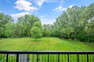 2485 Londin Ln E, Maplewood, MN 55119, USA Photo 14