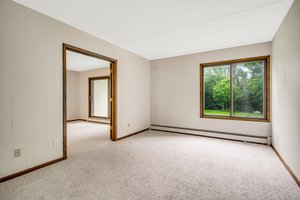 2485 Londin Ln E, Maplewood, MN 55119, USA Photo 17