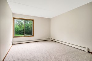 2485 Londin Ln E, Maplewood, MN 55119, USA Photo 18