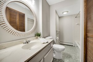 2485 Londin Ln E, Maplewood, MN 55119, USA Photo 8
