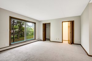 2485 Londin Ln E, Maplewood, MN 55119, USA Photo 15