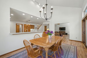 Dining Nook/Sunroom