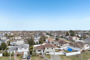 Abbey Ln-S2003-040.jpg