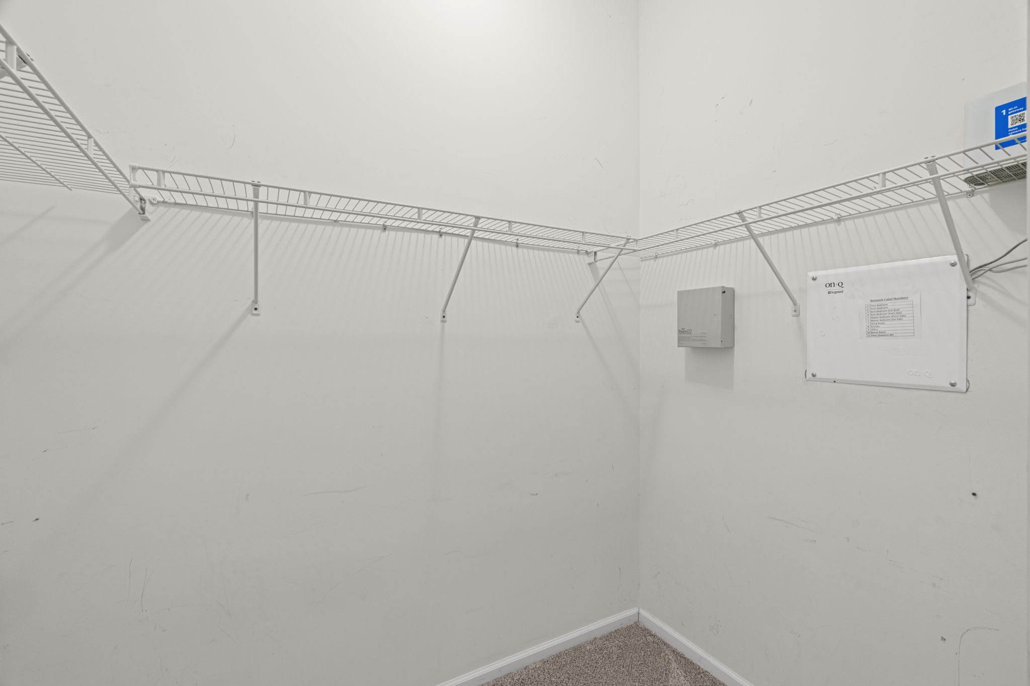  Photo 32