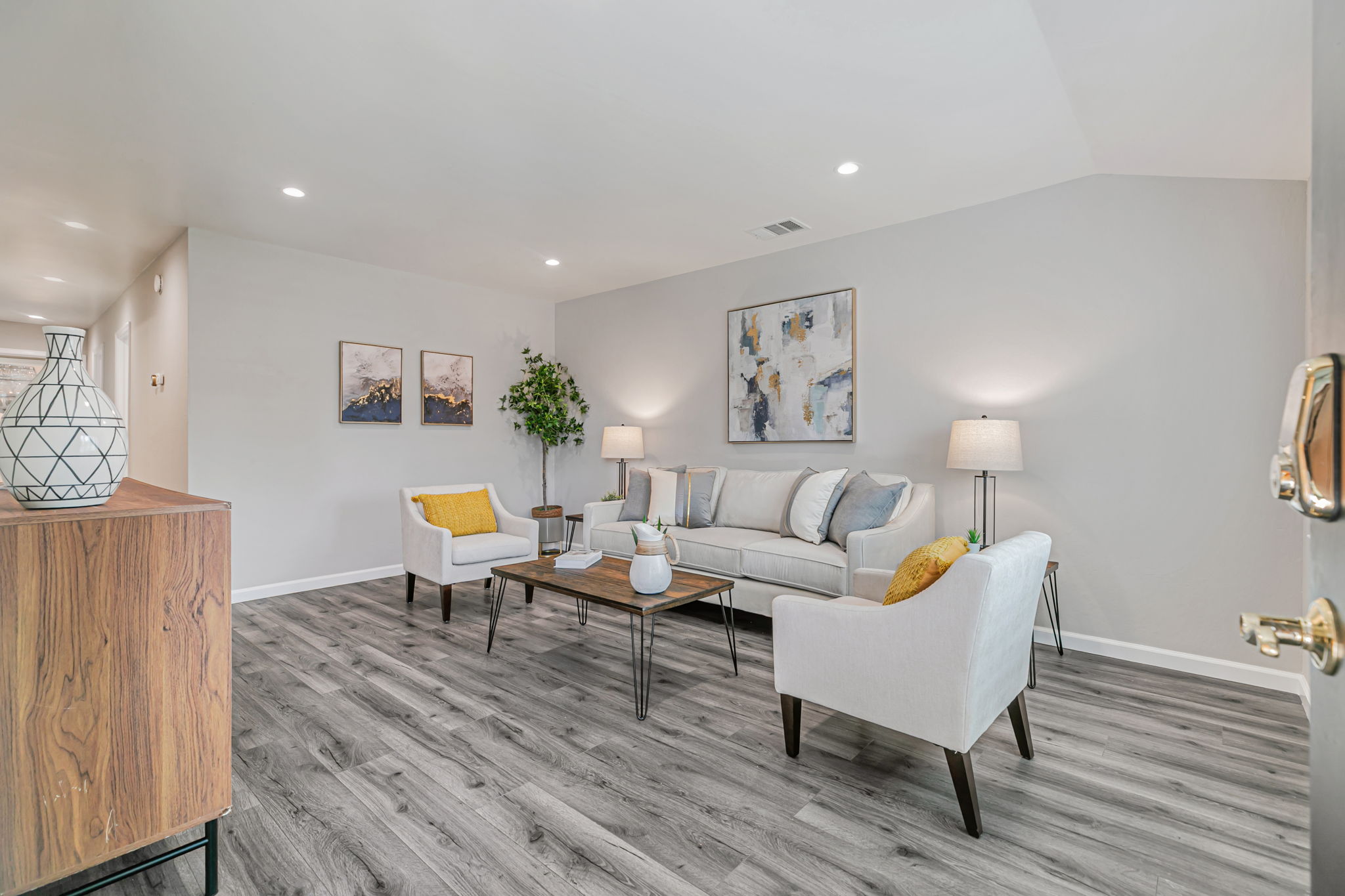 008_2489 Foxdale Dr