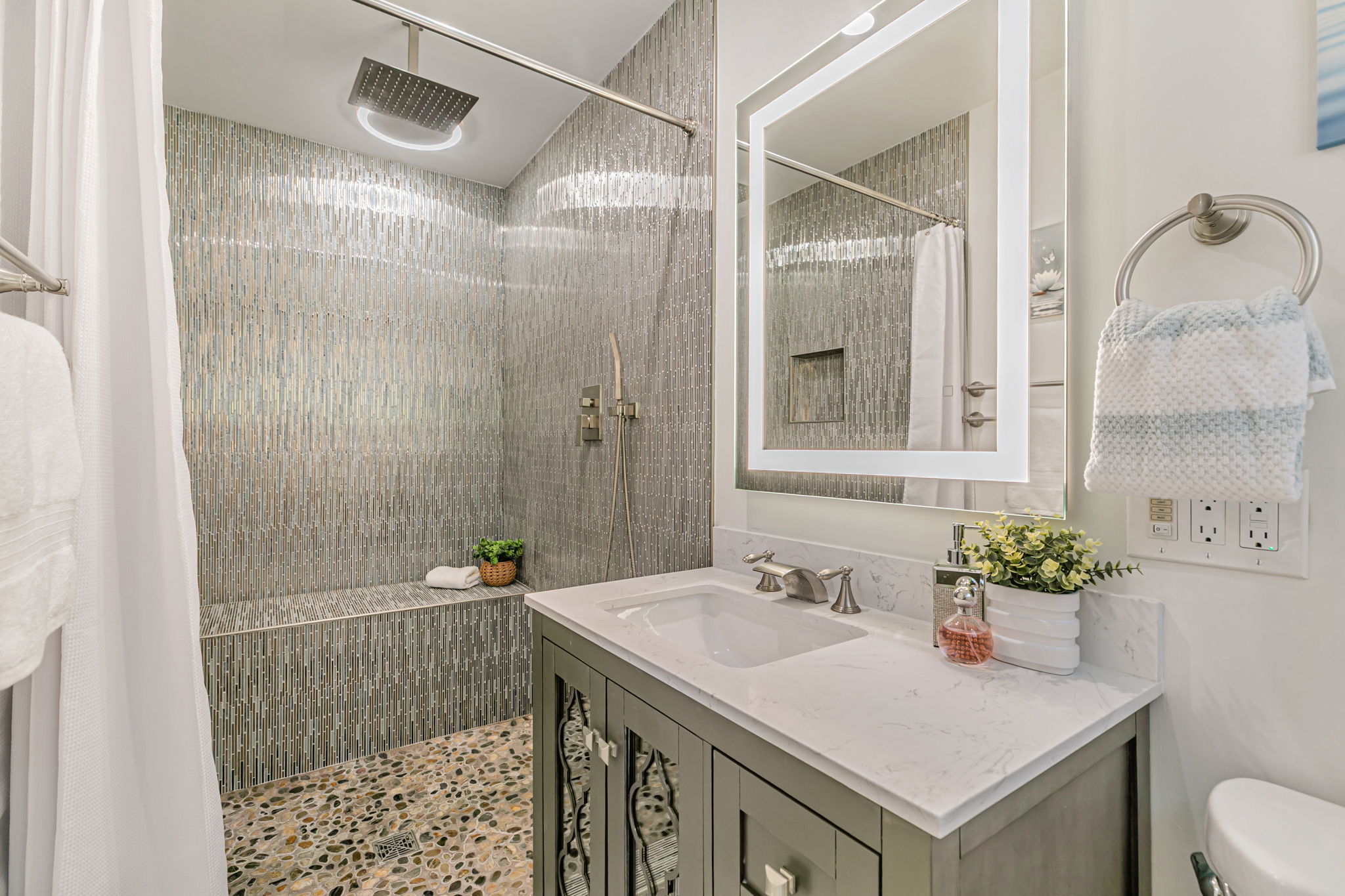 037_2489 Foxdale Dr