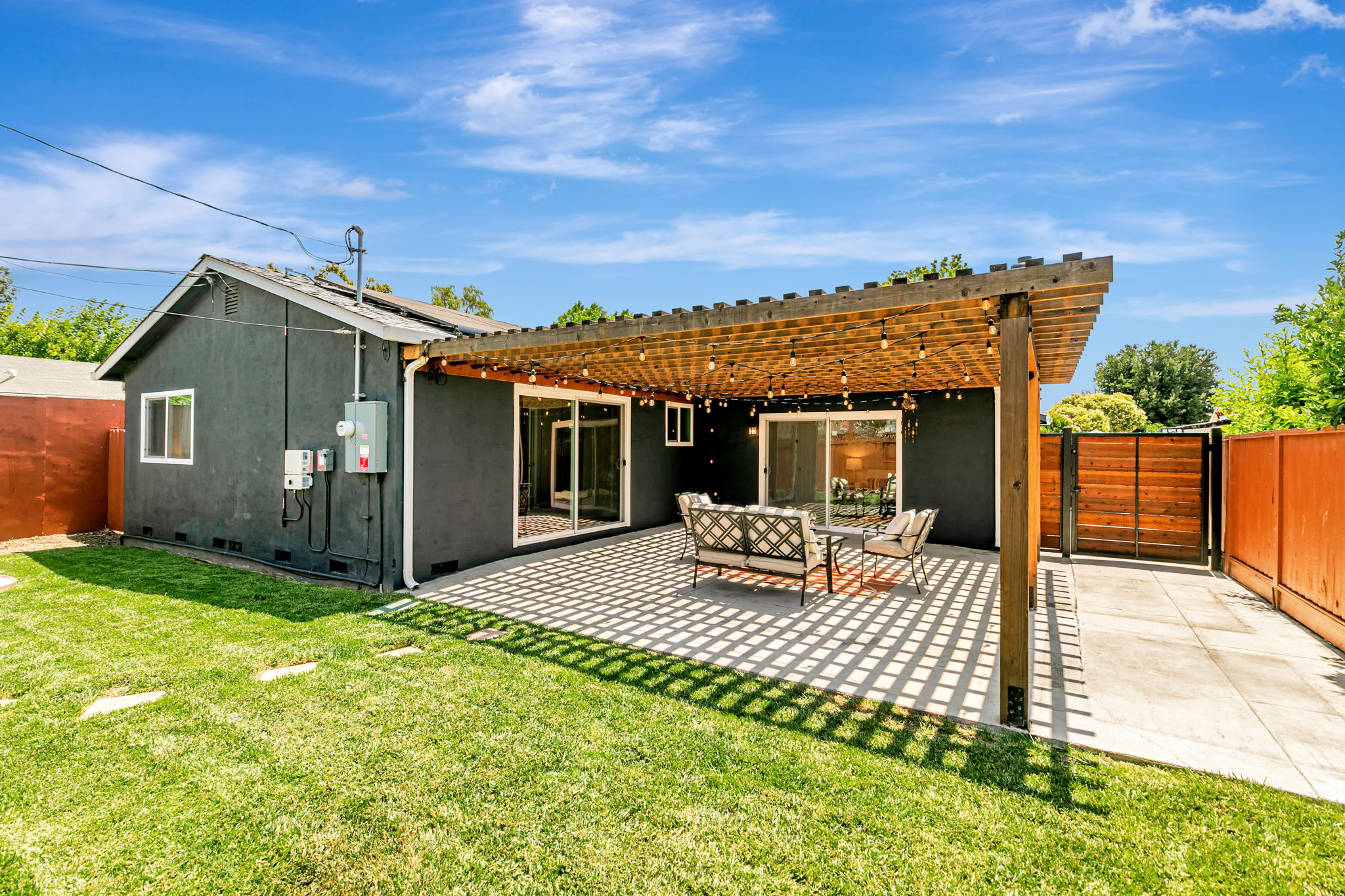 040_2489 Foxdale Dr