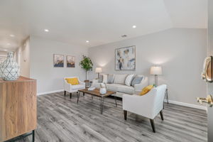 008_2489 Foxdale Dr