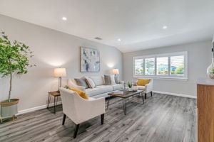 009_2489 Foxdale Dr