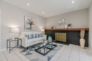 014_2489 Foxdale Dr