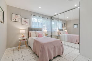 033_2489 Foxdale Dr