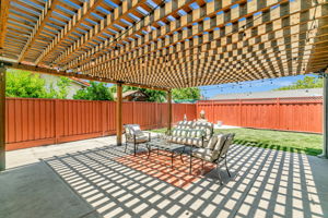 043_2489 Foxdale Dr