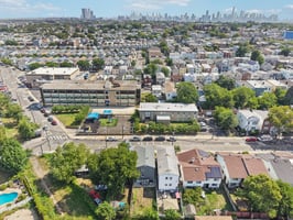 Bartholdi Ave-S1208-046.jpg