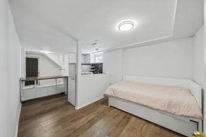  Photo 44