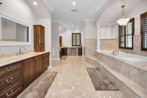 Upper Level Master Bathroom1f