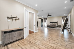 Upper Level Master Bedroom1f