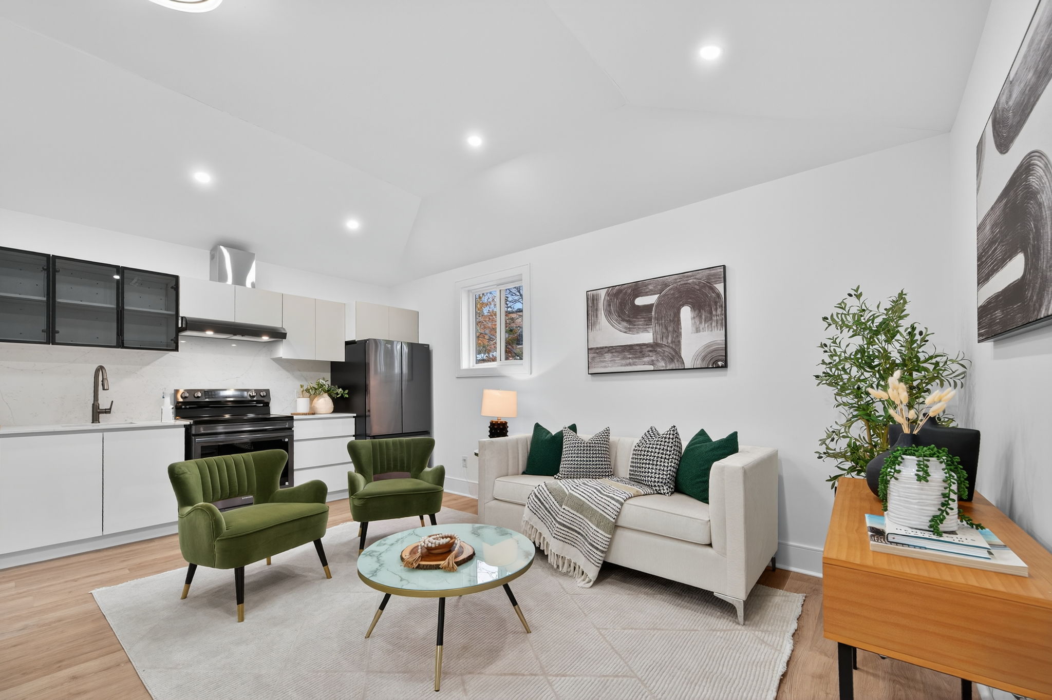 Garden Suite | Living / Kitchen