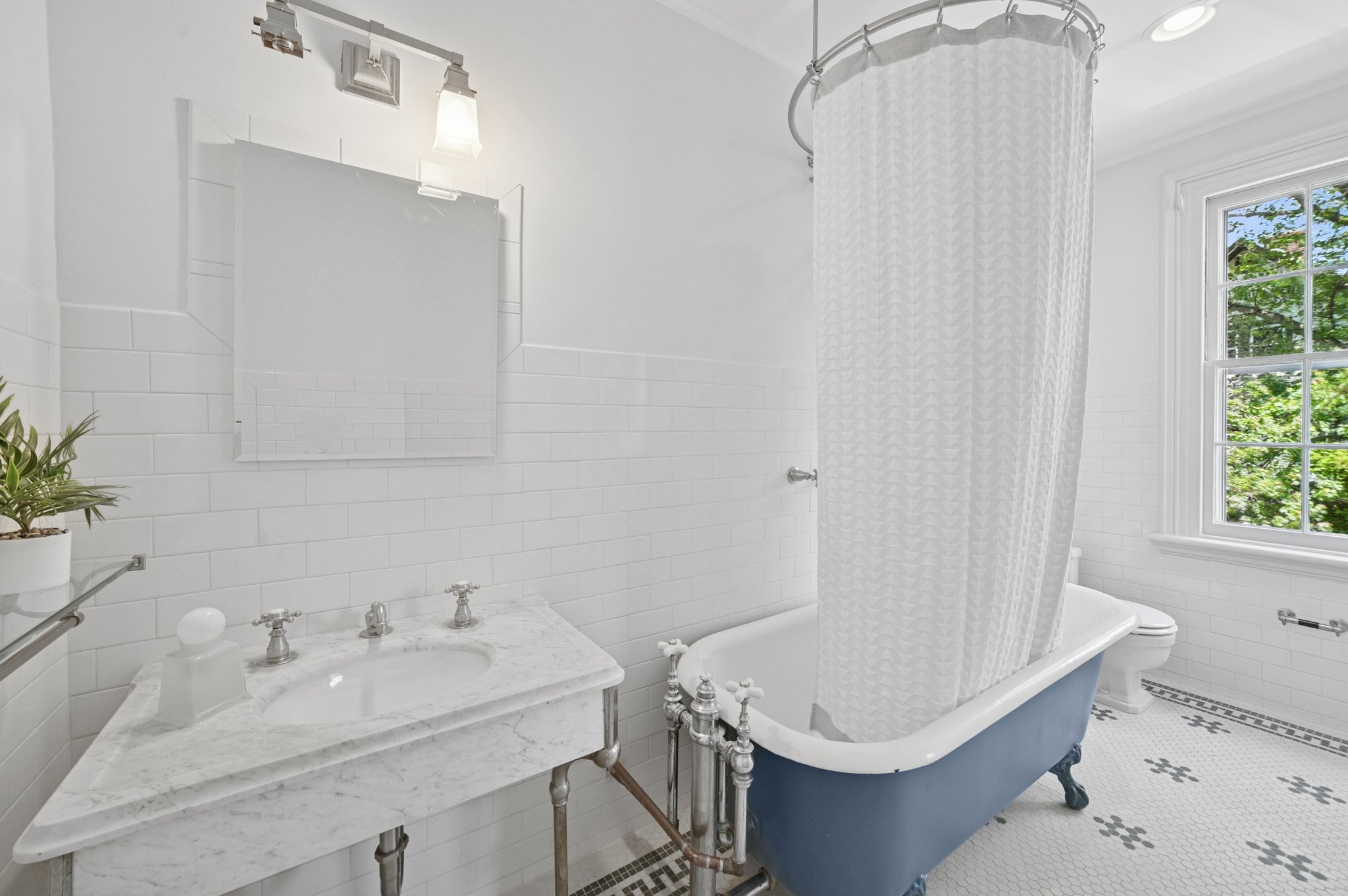 Ensuite Bath for Bedroom #4
