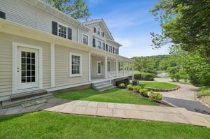 Entrance from Driveway to Mudroom