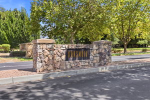 045_F8_2491 Decker Ln