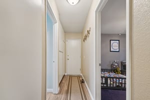 Highwood St-S1307-030.jpg