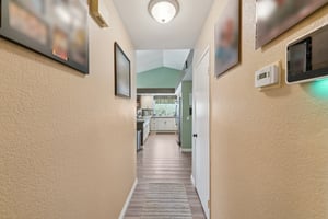 Highwood St-S1307-031.jpg