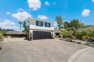 Front Of Home With Gate Open - Great For RV/Events