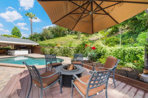 Fire Pit Area - Great For Entertaining