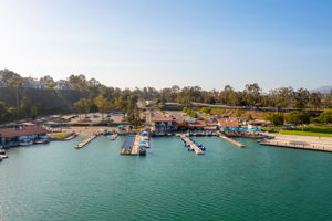 Rent A Boat/PaddleBoard/Kayak Right At The Dock