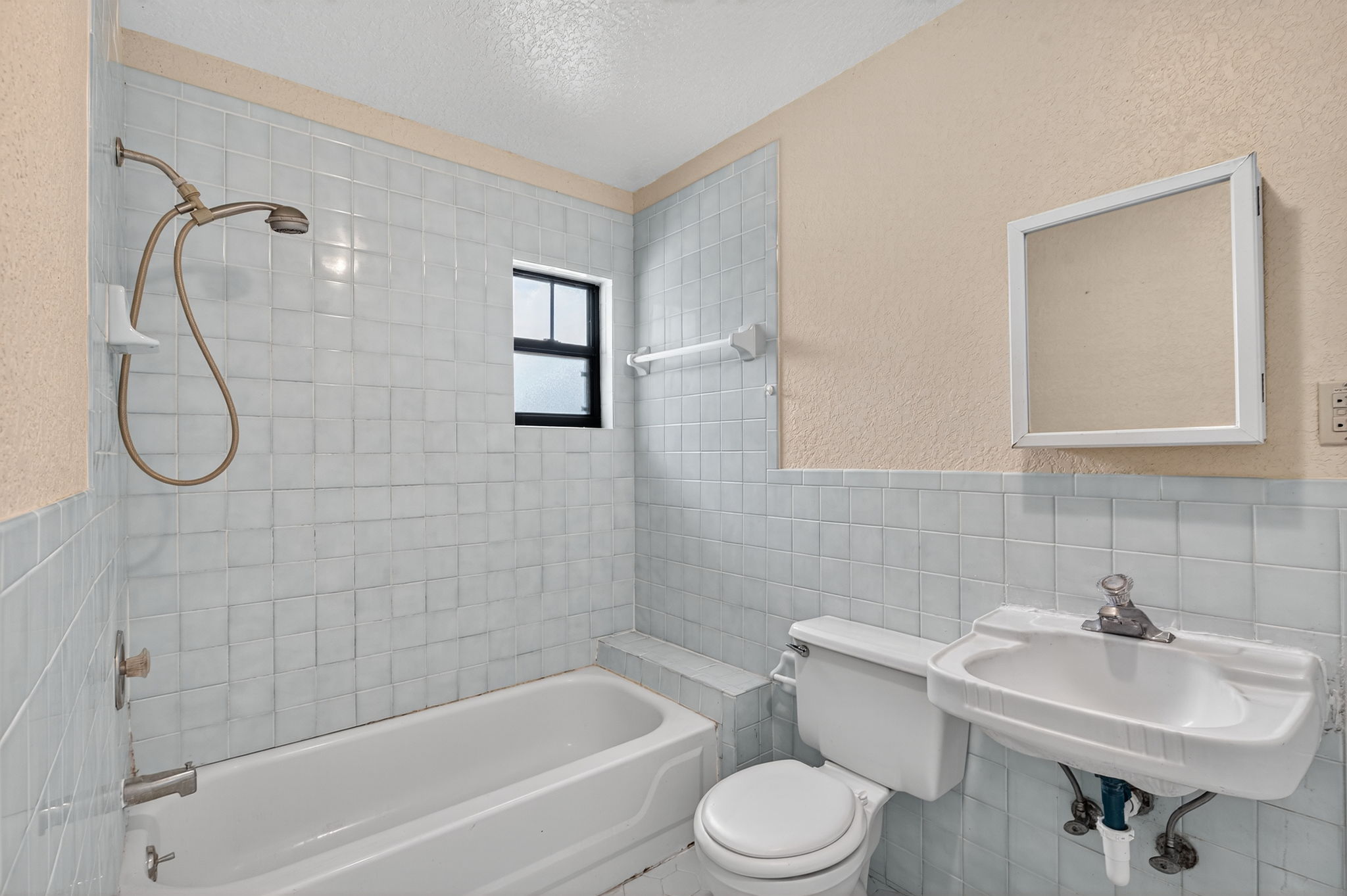Interiors (9)