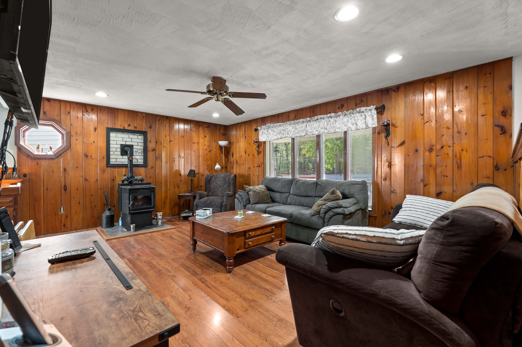 25 Beacon St, Amesbury, MA 01913, USA Photo 28