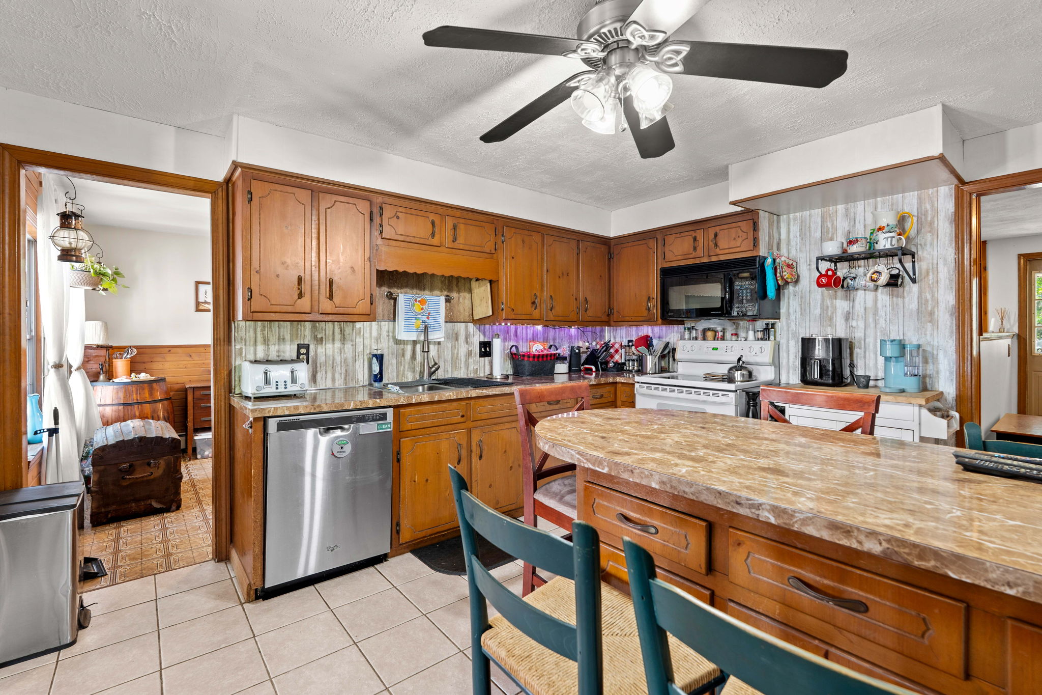 25 Beacon St, Amesbury, MA 01913, USA Photo 35