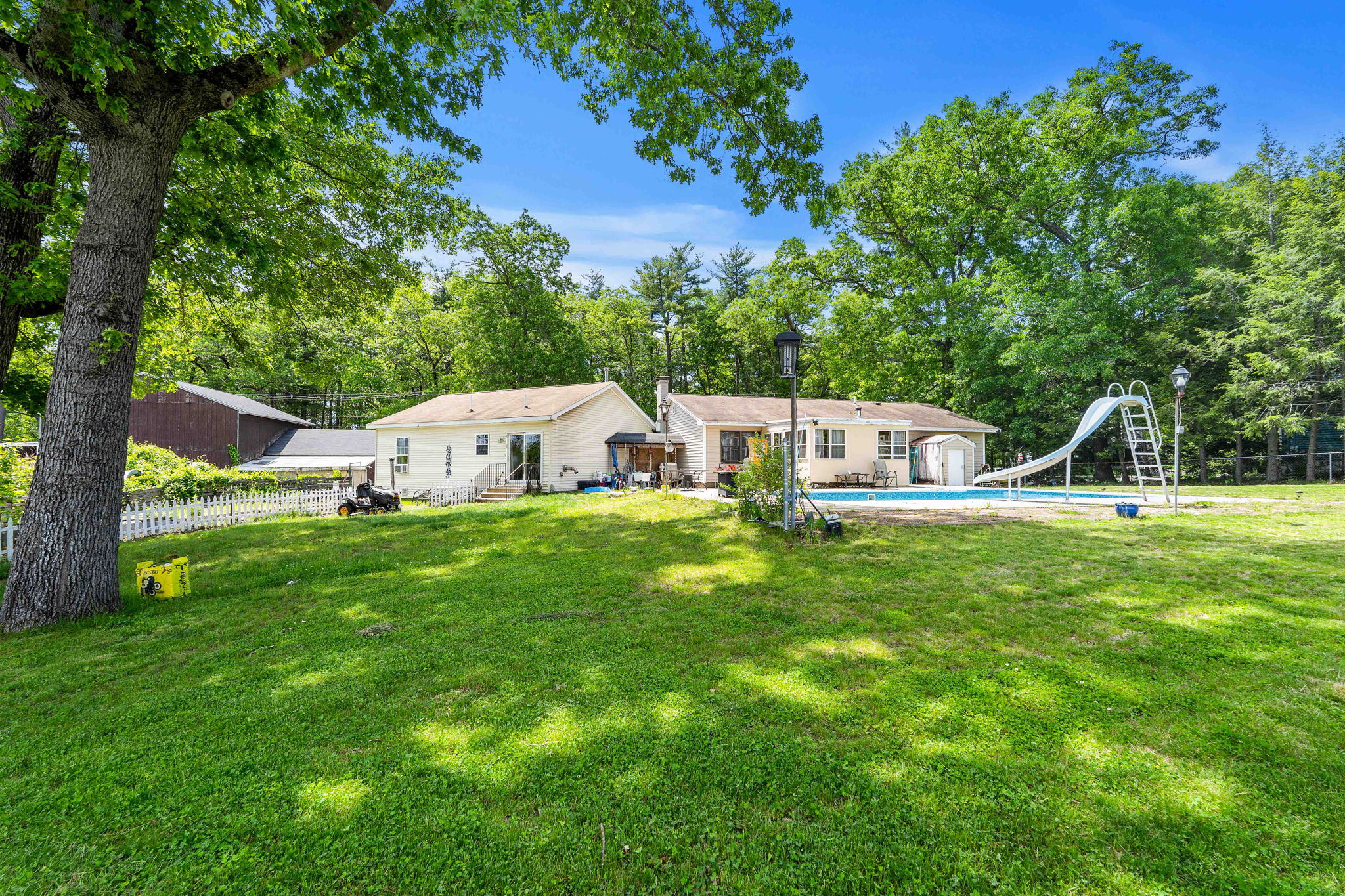 25 Beacon St, Amesbury, MA 01913, USA Photo 3