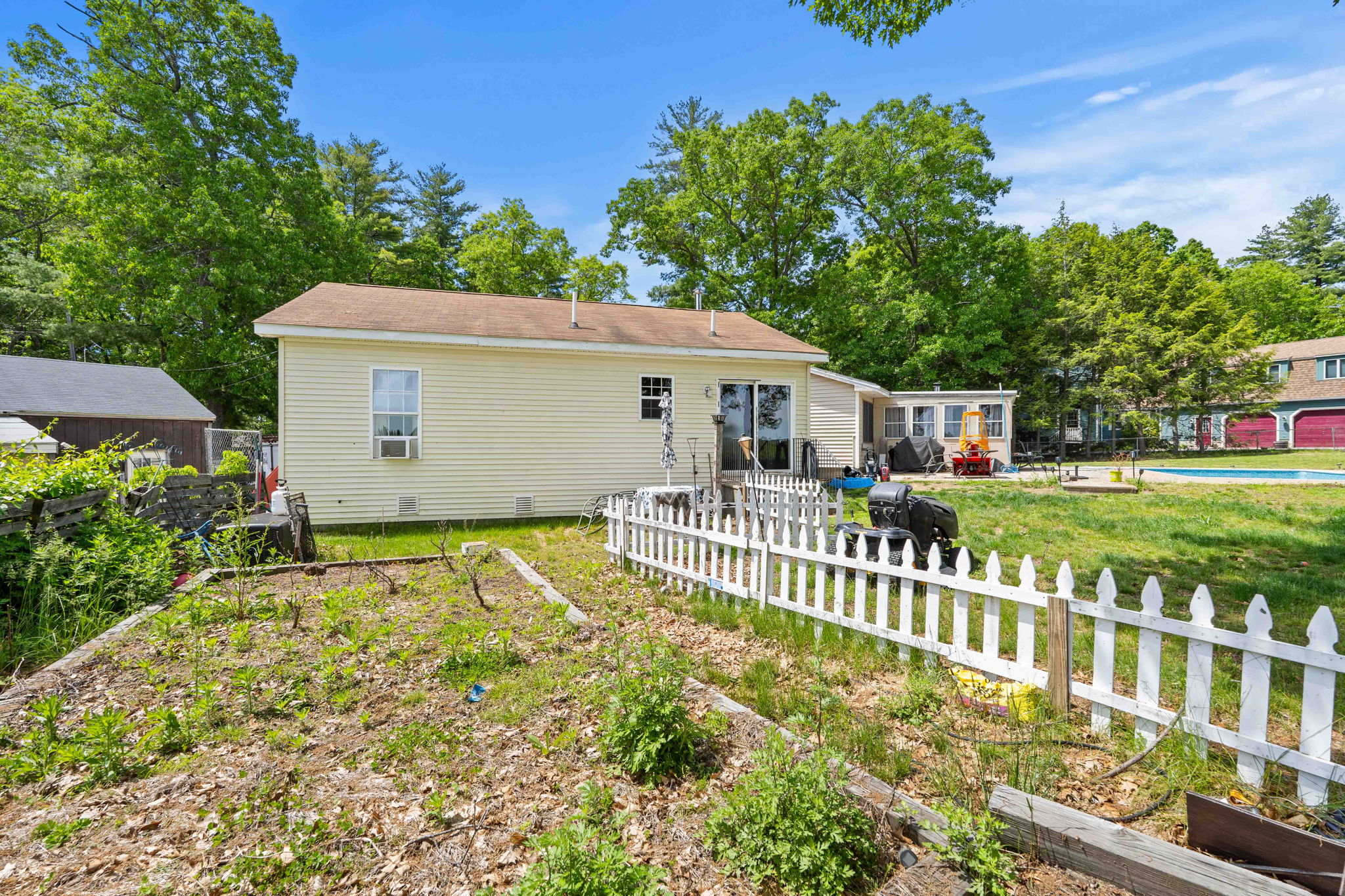 25 Beacon St, Amesbury, MA 01913, USA Photo 5
