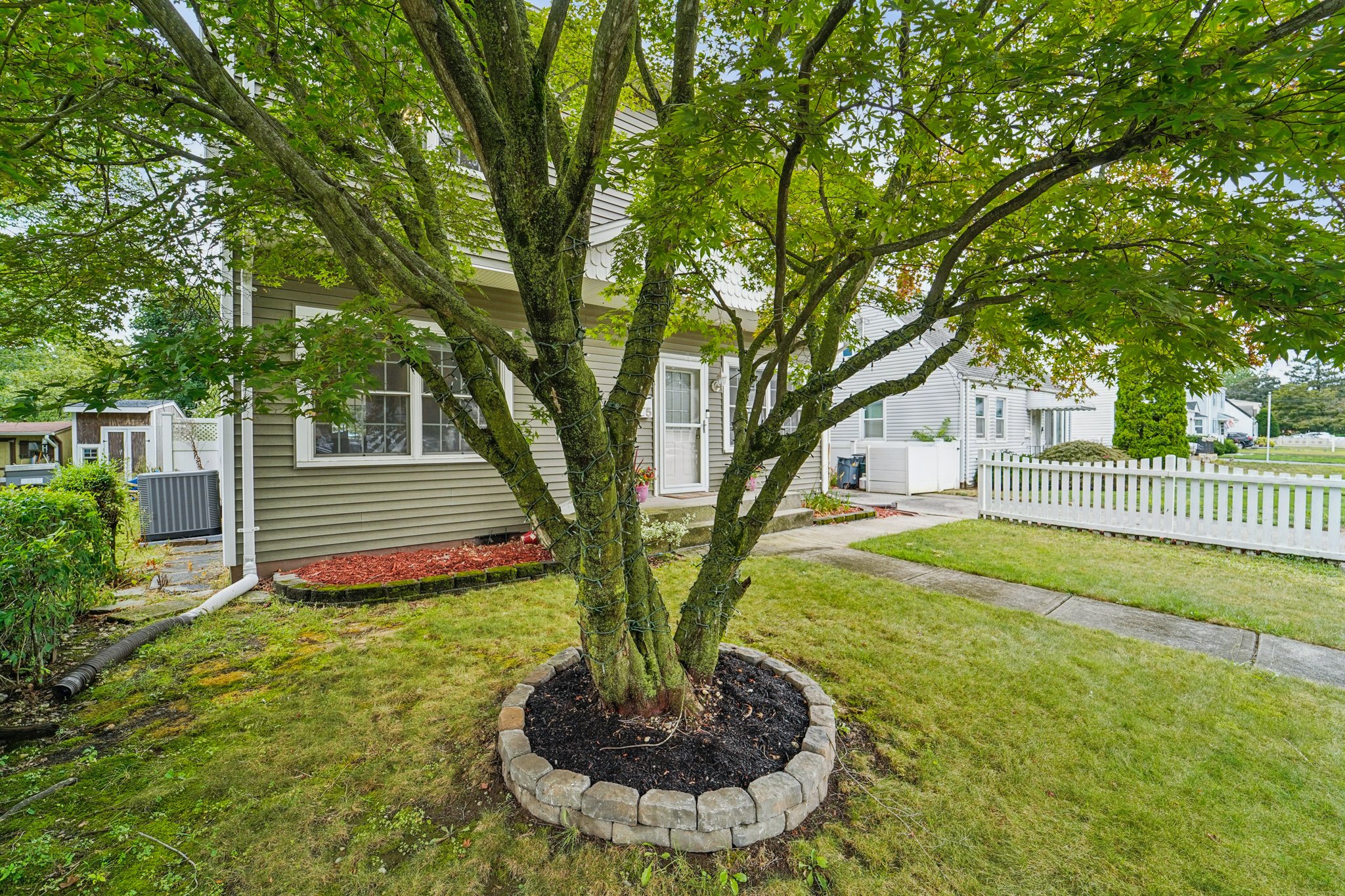 Bergen Ave-S2208-005.jpg