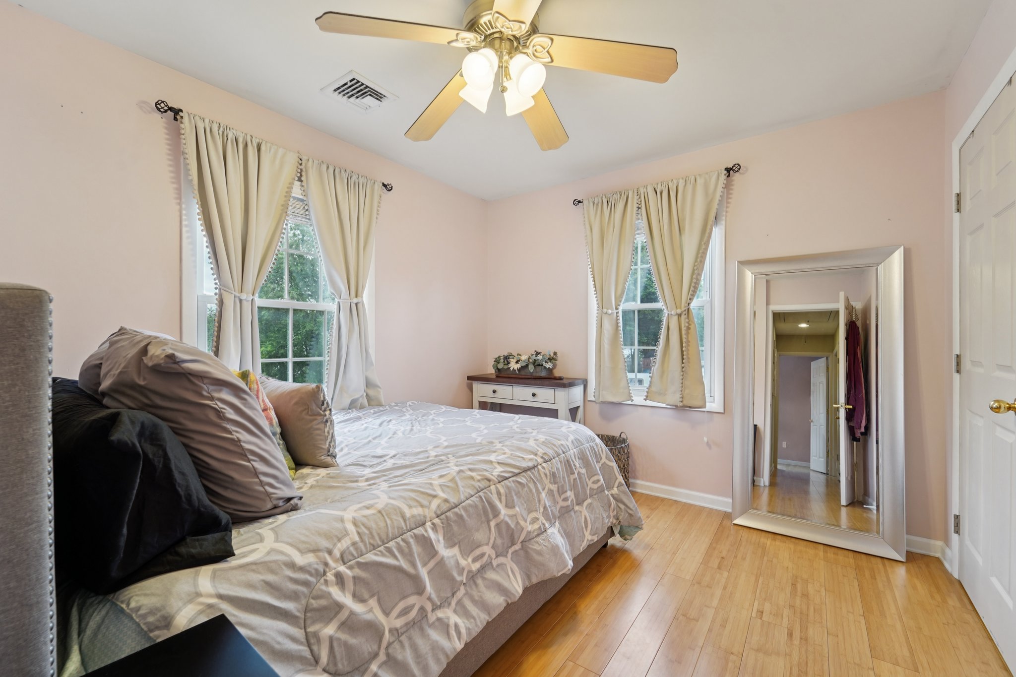 Bergen Ave-S2208-032.jpg