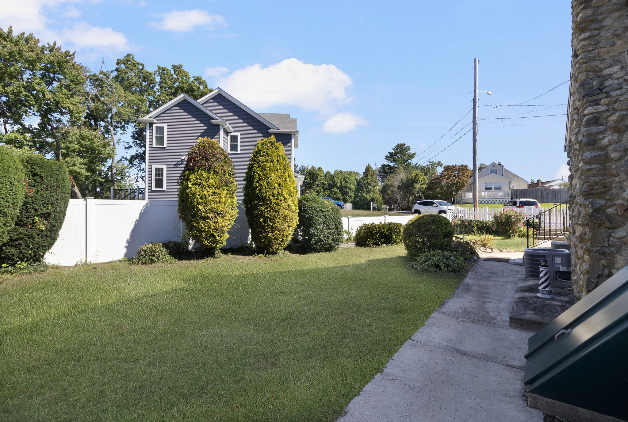 Photo 48