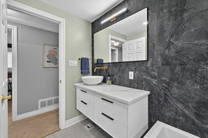  Photo 46