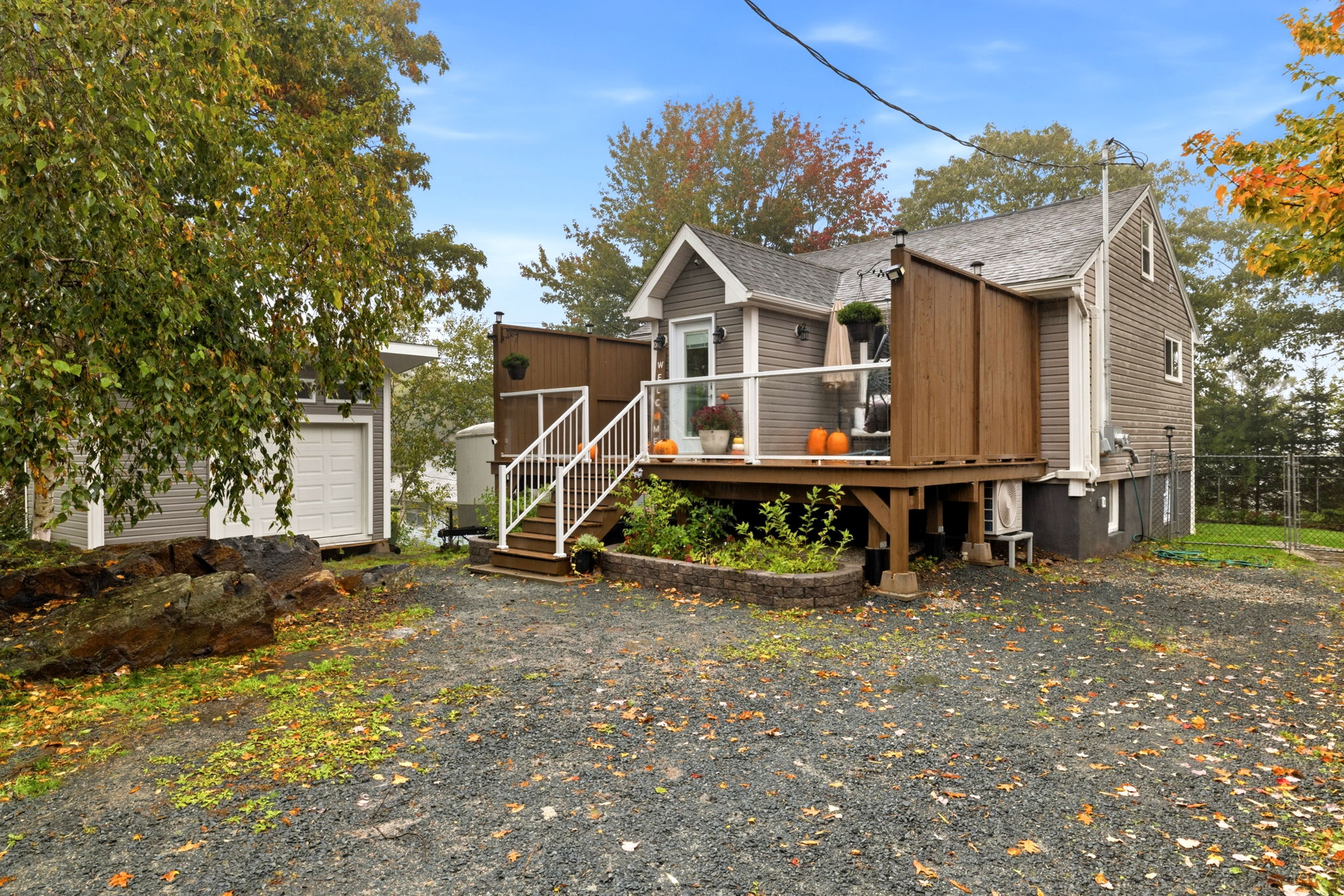 Photo 32