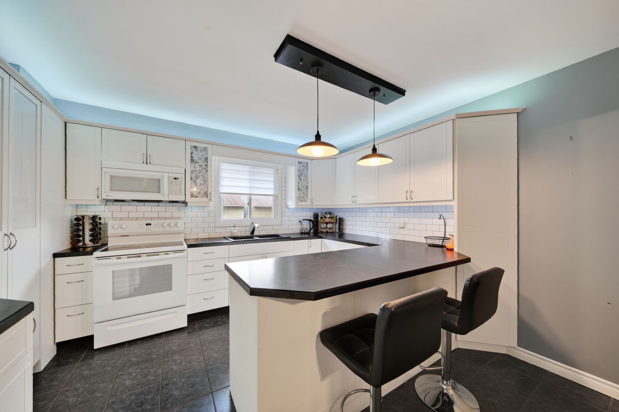 25 Deer Run Cres Bradford West Gwillimbury, ON L3Z 1N1