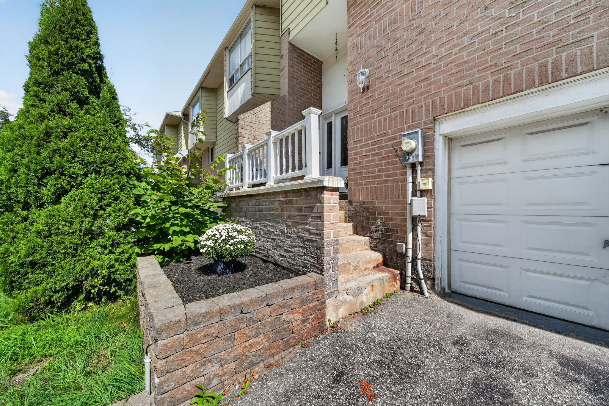 25 Deer Run Cres Bradford West Gwillimbury, ON L3Z 1N1