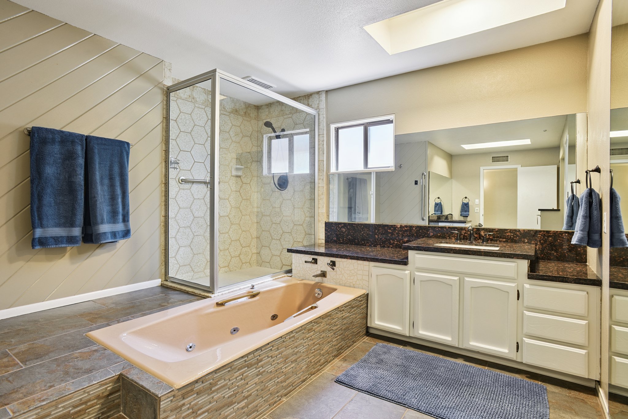 25 E Butler Dr - 018.jpg